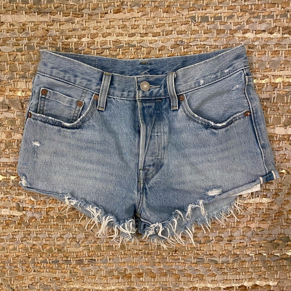 LEVI 501 SHORTS